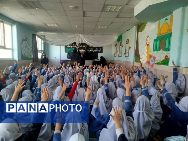 اکران نمایش عروسکی در منطقه رضویه 