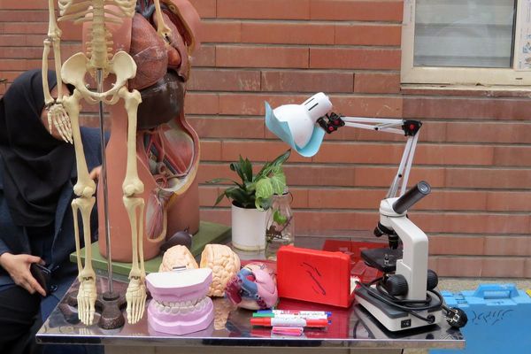 مراسم هفته پژوهش در دبیرستان بانو عفت آهنگری شهرری