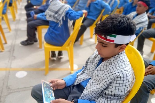 جشن عاطفه‌ها جشن همدلی دانش آموزان با دیگر کودکان نیازمند