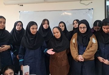 ترکیب شیمی و سلامتی در جشنواره غذای سالم دانش‌آموزان دبیرستان فرزانگان سمپاد ملارد