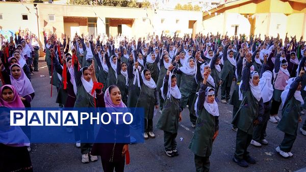 شور میهنی در صف دانش‌آموزان نظرآباد
