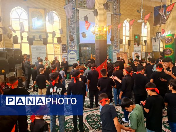 تجدید بیعت دانش‌آموزان ابهری با آرمان‌های عاشورا در سوگواره «احلی من العسل»