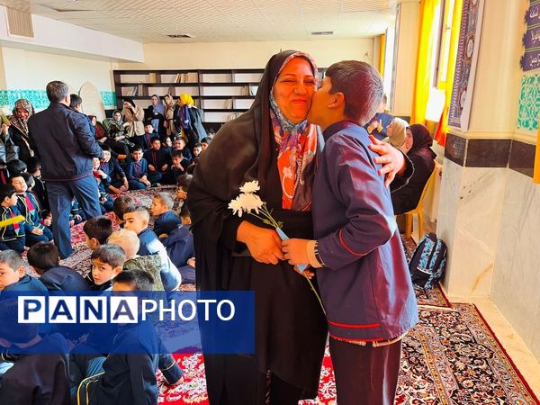 مراسم بزرگداشت ولادت حضرت فاطمه (س) و روز مادر در آموزشگاه پسرانه علاقبندنیا