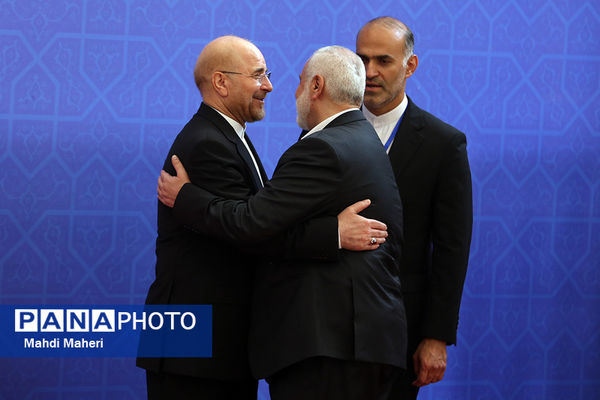 ورود مهمانان مراسم تحلیف رئیس‌جمهوری به مجلس شورای اسلامی 
