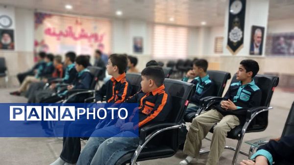 تقدیر از دانش‌آموزان دبستان سعادت بابت حضور فعال در نماز جمعه محمدشهر کرج