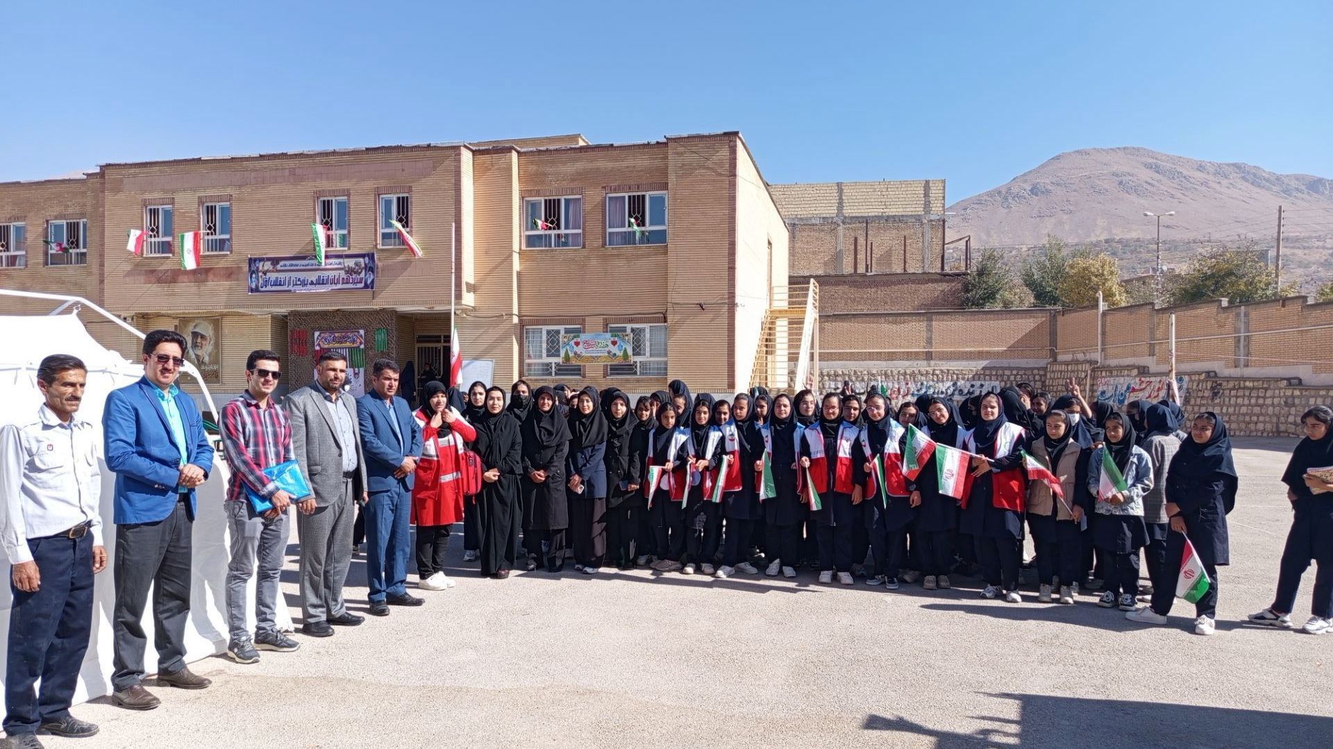 برگزاری مانور پدافند غیرعامل در آموزشگاه سمیه ناغان 