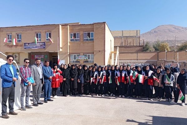 برگزاری مانور پدافند غیرعامل در آموزشگاه سمیه ناغان 