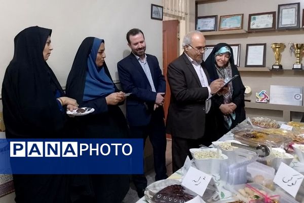 جشنواره غذا با هدف کمک به مردم فلسطین و لبنان در دبیرستان شهید بهشتی ناحیه 2 شهرری 