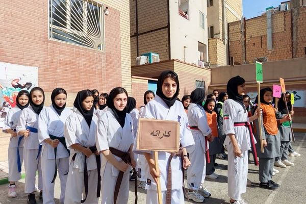 برگزاری المپیاد ورزشی دورن‌مدرسه‌ای در مدرسه حضرت خدیجه(س)بهارستان‌دو