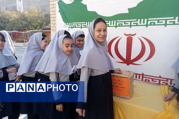 انتخابات شورای دانش‌آموزی در شهرستان رباط‌کریم