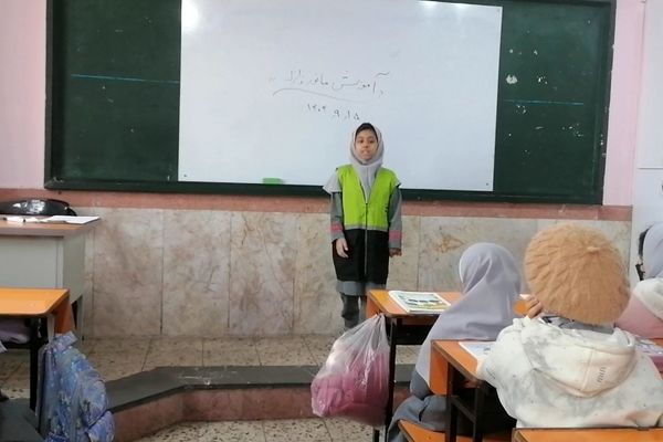 مانور زلزله به دانش آموزان در مقابله با بحران زلزله  کمک می کند