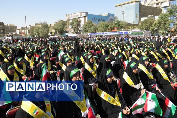 تجلی اتحاد دانش‌آموزان اسلامشهر در ۱۳ آبان