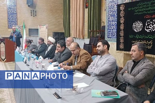 برپایی میزخدمت باحضور مسئولان و نمایندگان قوای مجریه و مقننه در بخش خاوران شهرستان ری