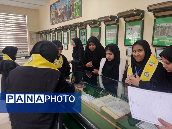 هفته کتاب خوانی در آرامگاه شهید مدرس