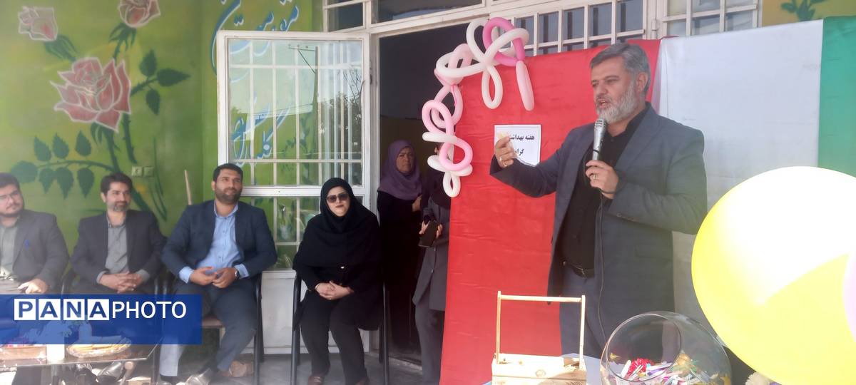 تقدیر از دانشآموزان برتر قرآنی در دبستان حضرت رقیه (س)
