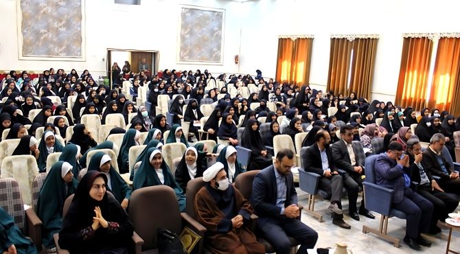 جشن میلاد حضرت زهرا (س) با حضور دانش‌آموزان ناحیه دو
