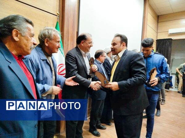آیین تجلیل از برترین‌های فوتبال و فوتسال شهرستان کاشمر 