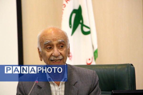 نشست خبری انجمن داروسازان یزد