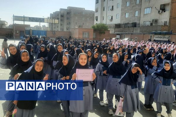 برگزاری مراسم میلاد حضرت زینب (س)در مدرسه مهرآیین بهارستان دو
