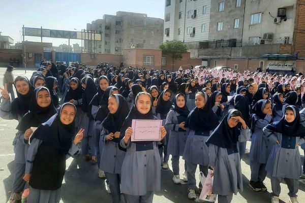  مراسم میلاد حضرت زینب (س)در مدرسه مهرآیین بهارستان دو