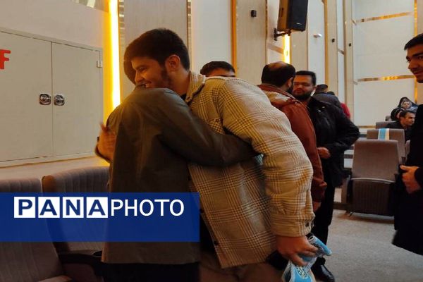 همایش بدرقه‌ دانش‌آموزان منتخب سازمان دانش‌آموزی به عمره‌ مفرده دانش‌آموزی