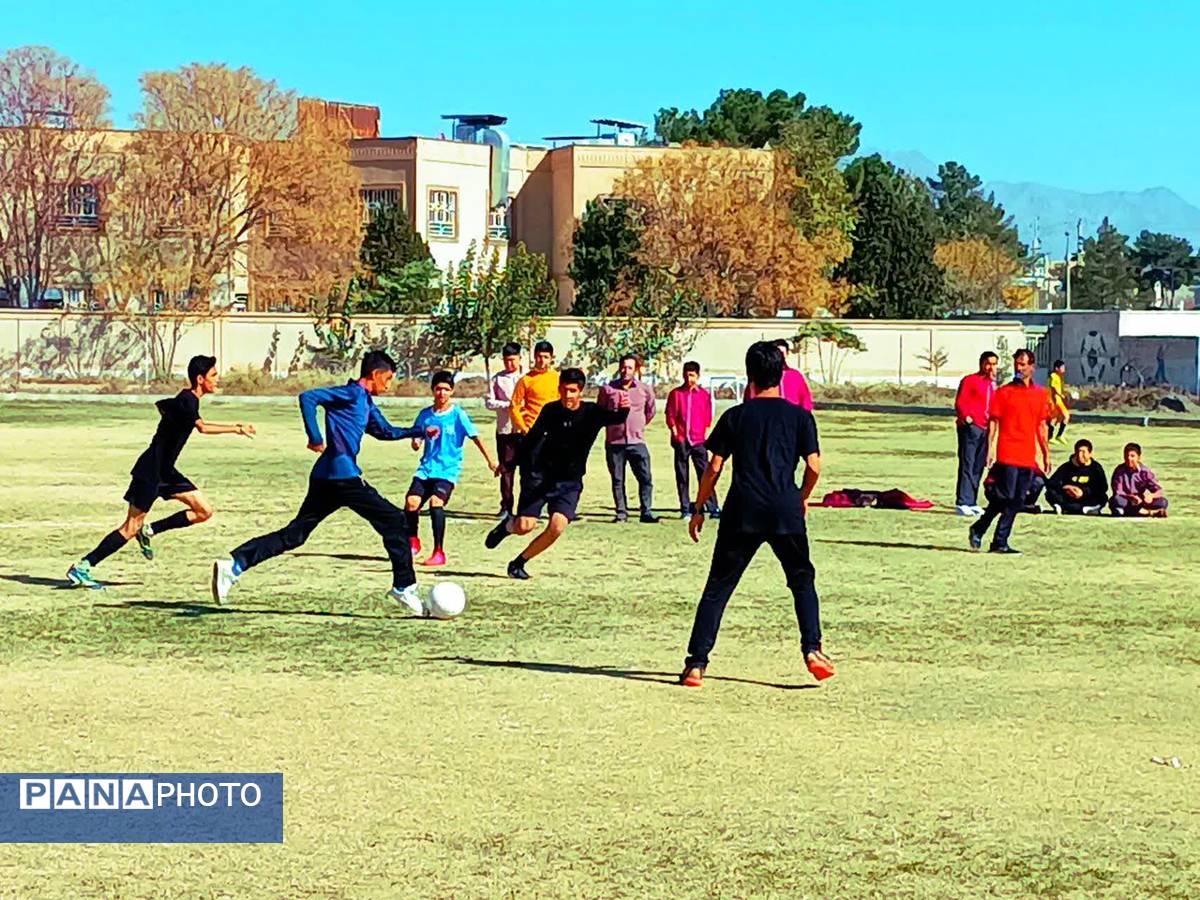 مسابقات فینال لیگ فوتبال درون مدرسه ای دبیرستان میثاق 