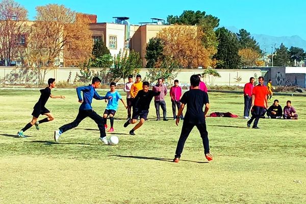 مسابقات فینال لیگ فوتبال درون مدرسه ای دبیرستان میثاق 