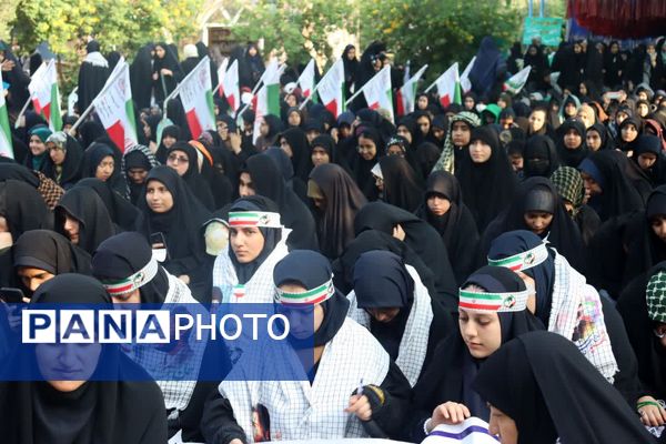 دانش‌آموزان کوهدشتی در یادمان شهدای هویزه