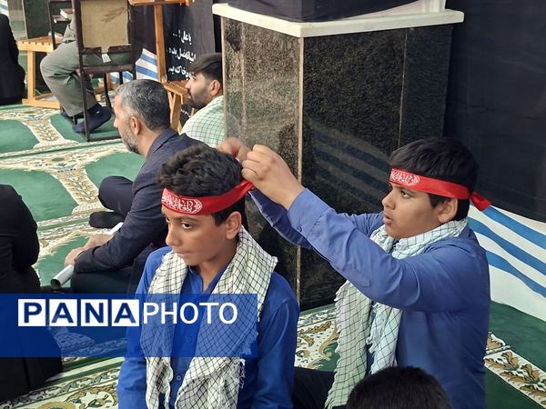 راهپیمایی بزرگ ۱۳ آبان در بوموسی با حضور پرشور دانش‌آموزان