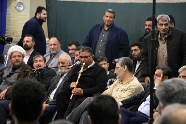 نشست صمیمی‌ دانش‌آموختگان دبیرستان امام رضا(ع) قم در هیات خادم الرضا(ع)