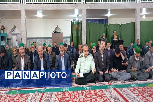نماز جمعه همزمان با ایام فاطمیه در مسجد جامع شهر بارنیشابور