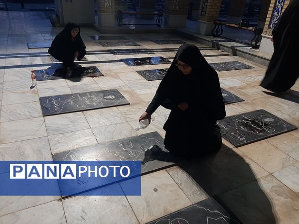 غبار‌روبی مزار شهدا و دیدار با مادر شهید در خلیل‌آباد