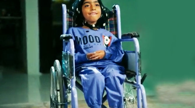 دنیا شریعتی”دانش آموز بانیاز ویژه خبرنگار پانا خبرنگار افتخاری آستان قدس رضوی شد 