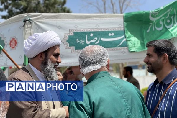 فرهنگیان شهرستان ملارد با حضور خود در نمازجمعه این هفته یاد شهید رجایی را گرامی داشتند 