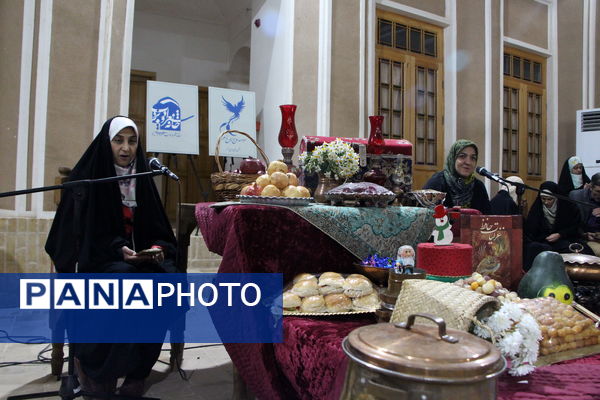 شب یلدا شاعرانه در خانه شعر و ادب شهرداری یزد