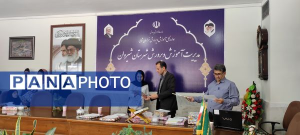 تجلیل از برگزیدگان رشته‌های قصه‌گویی قرآنی و سرودهای دهه شصت در شیروان