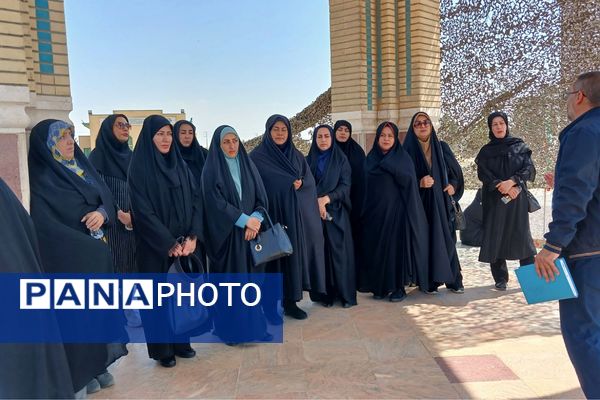 فرهنگیان ملارد به یاد شهدا در یادمان شهدای اقتدار زائر شدند