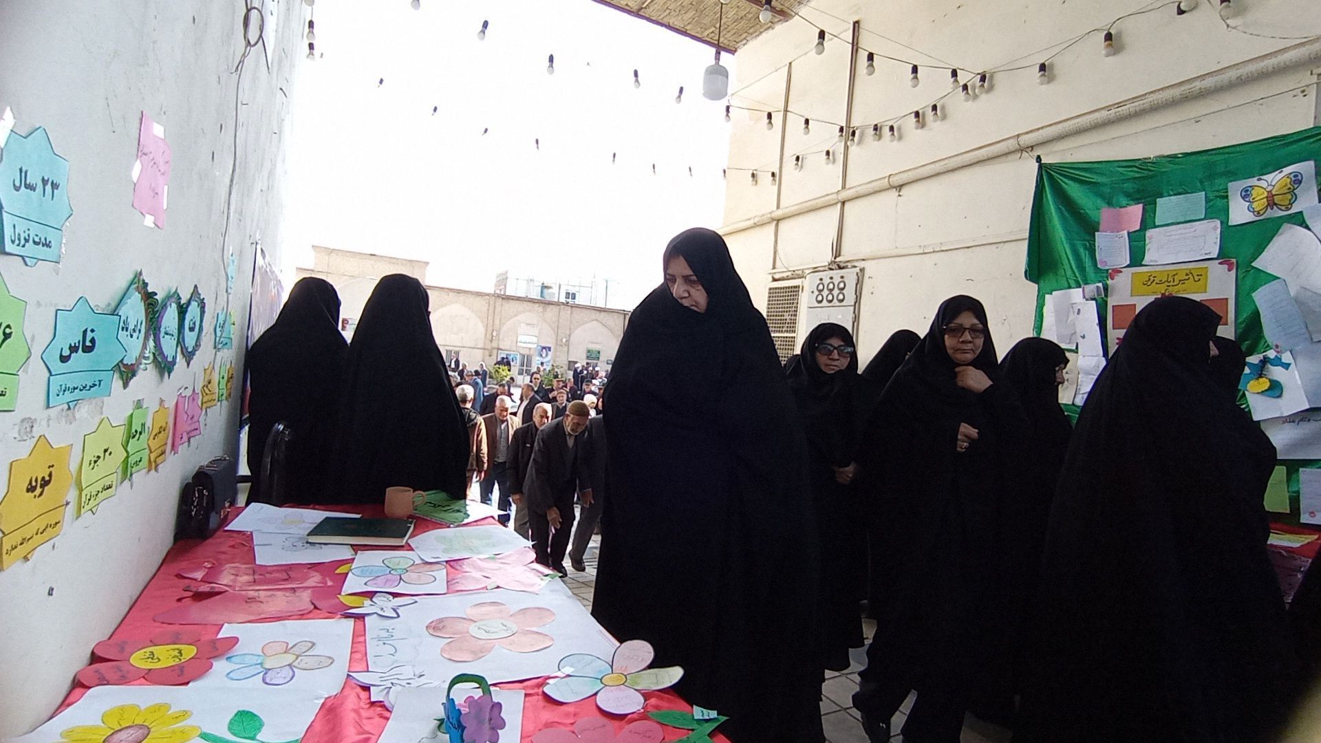 نمایشگاه قرآن ، عترت و نماز در مسجد جامع خلیل آباد 