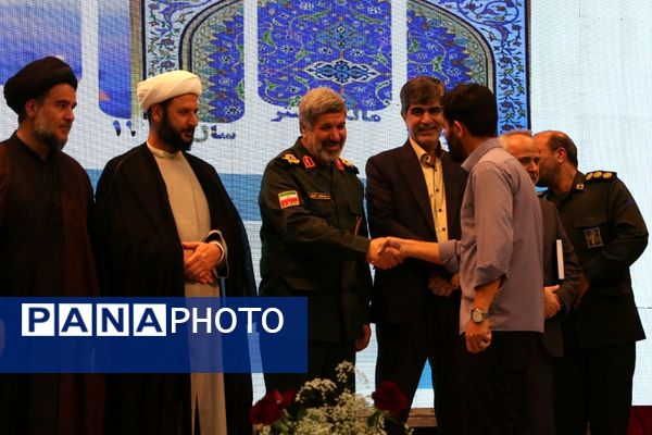 همایش فرماندهان ادوار بسیج ملارد