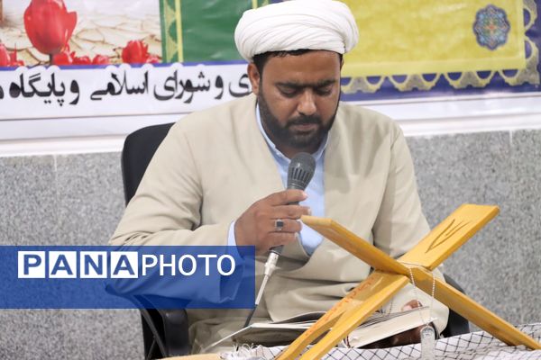 برگزاری یادواره شهدا در روستای دولاب با حضور مسئولان و خانواده‌های شهدا