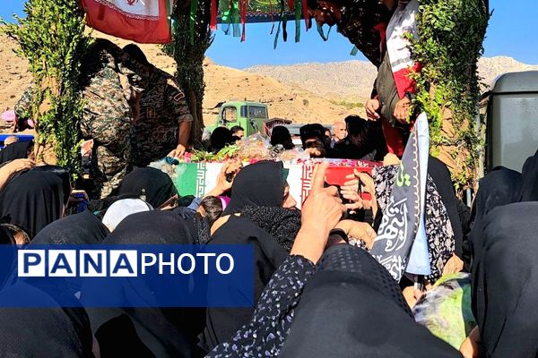 حضور پرشور مردم اَفرینه در آیین استقبال از شهید گمنام