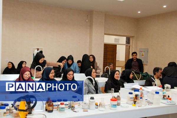 کارگاه استانی<طراحی آزمایش‌های جذاب و کاربردی>ویژه دبیران شیمی 