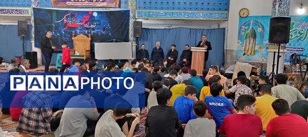 اعتکاف دانش‌آموزی در مسجد جامع قائمشهر