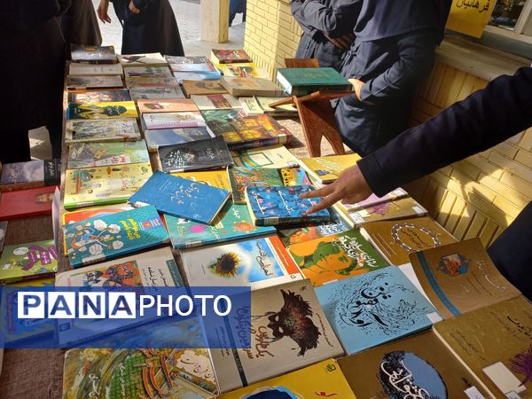 افتتاح «کافه‌کتاب» دبیرستان شهیده مریم فرهانیان