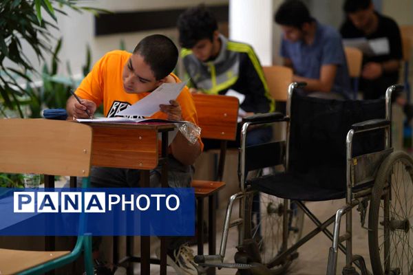 غوغای دانشگاه فردوسی مشهد در روز کنکور ۱۴۰۴