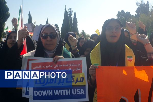 تجمع بزرگ دانش‌آموزان در روز 13 آبان