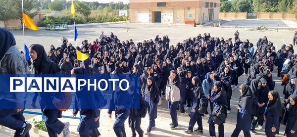 با آغاز سال تحصیلی جدید زنگ مهر و ایثار در دبیرستان موفقیان نظرآباد به صدا درآمد