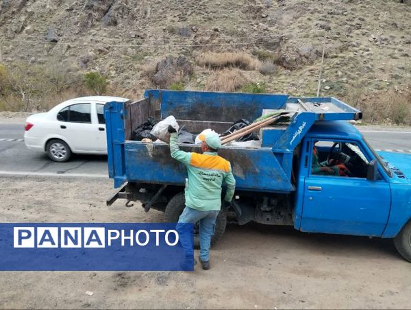 مسیر کلاته‌ شهرستان کاشمر به منظور پاکیزگی بیشتر نظافت شد