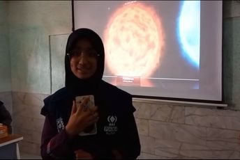 سفر به آسمان؛ برنامه آموزشی دانش‌آموزان دبیرستان عفت با نجوم