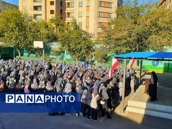 به صدا درآمدن زنگ مهر در مدرسه شایستگان منطقه ۱۶